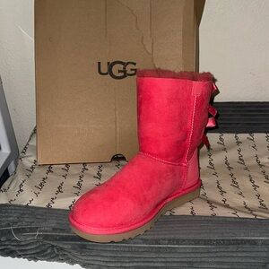Brand New UGG Bailey Bow 2 size 8 Pink